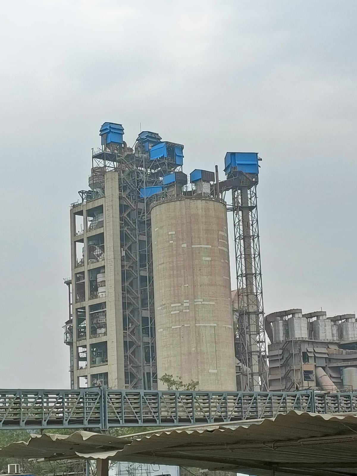 Oil Terminal — Tank Painting